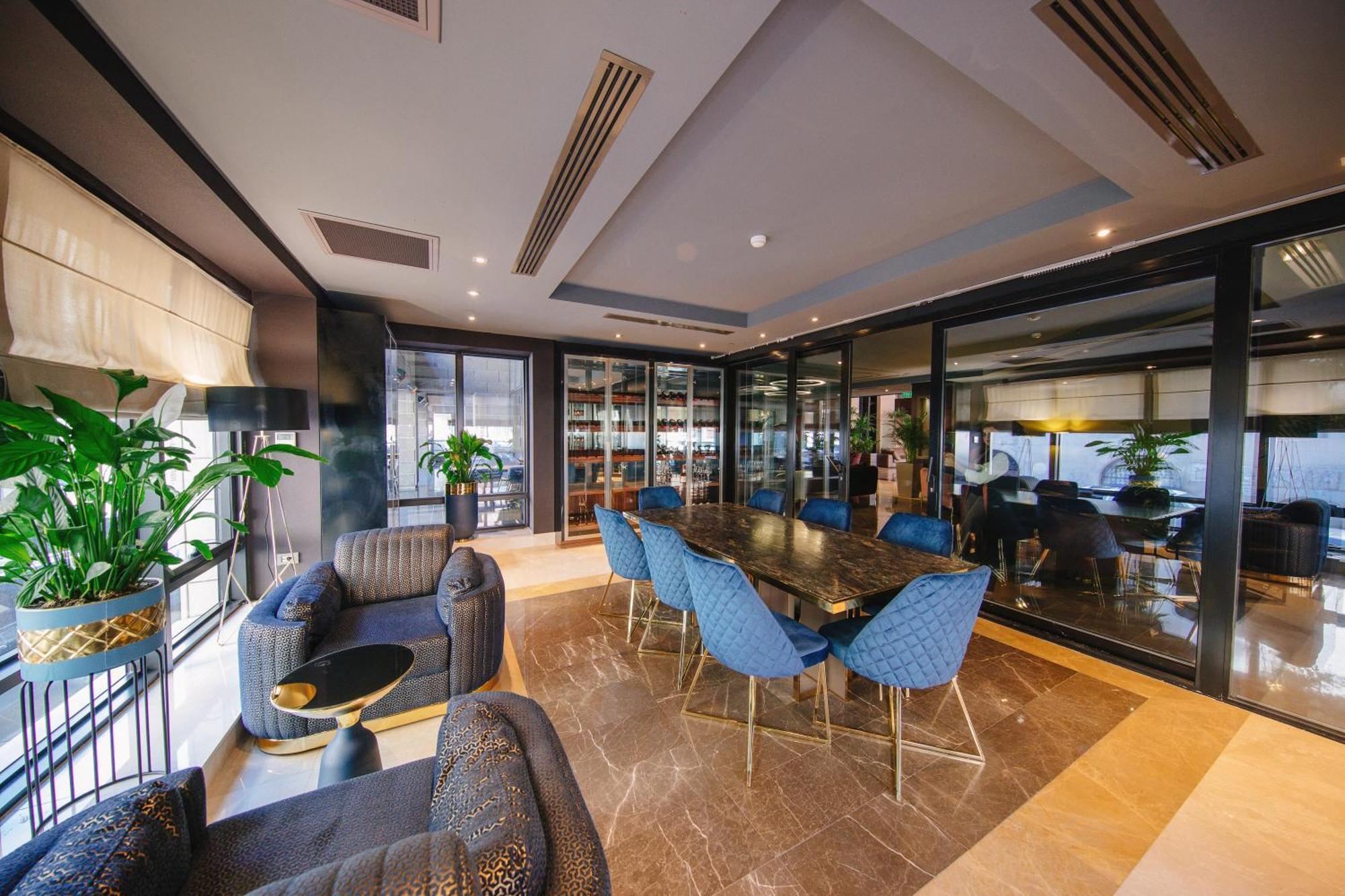 Wyndham Grand מלון