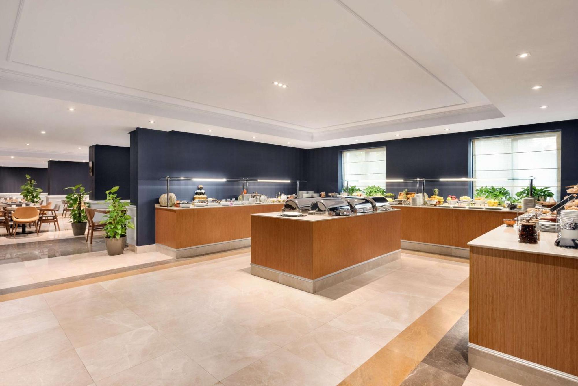 Wyndham Grand Otel 5*