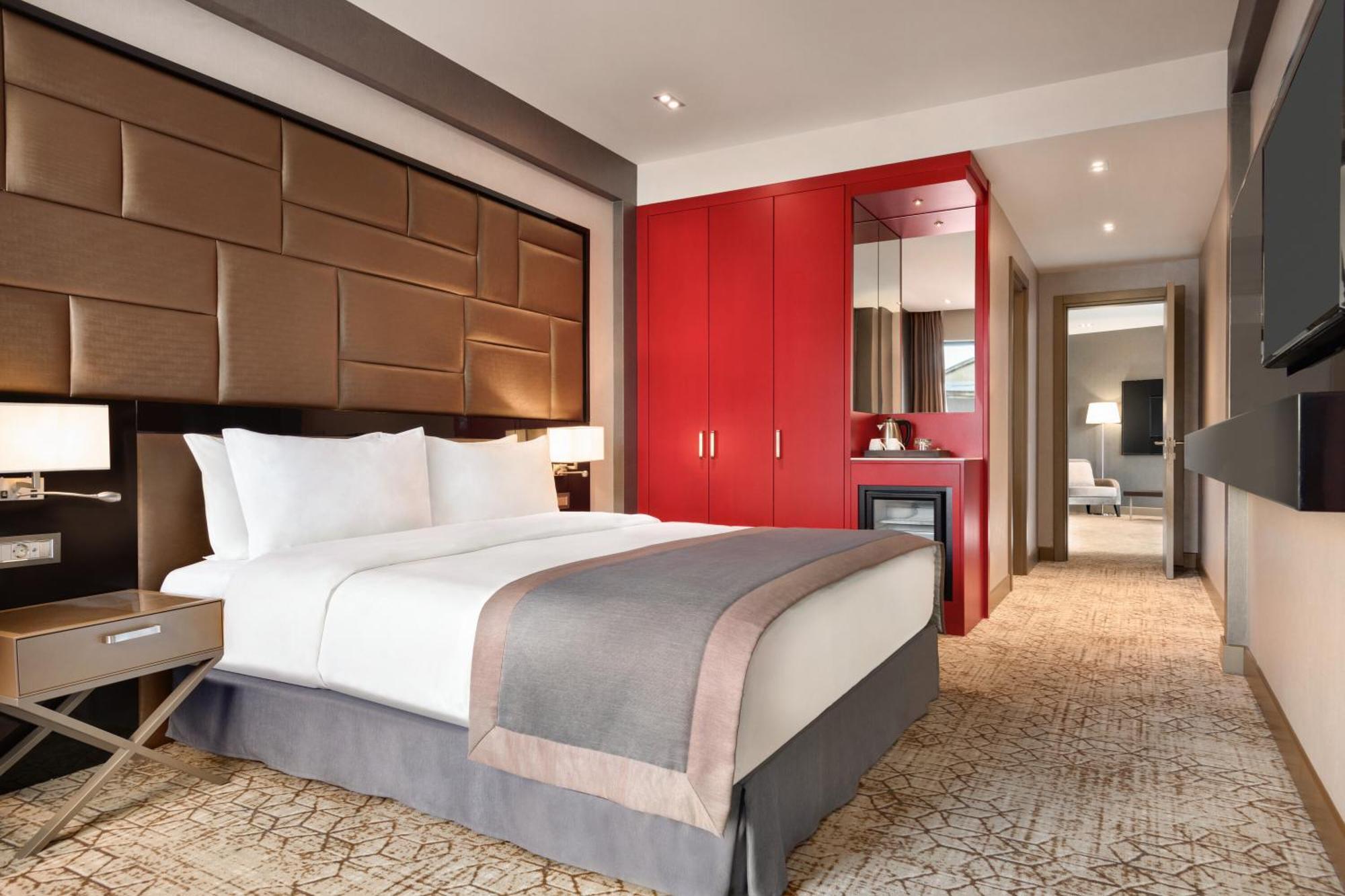 מלון Wyndham Grand 5*